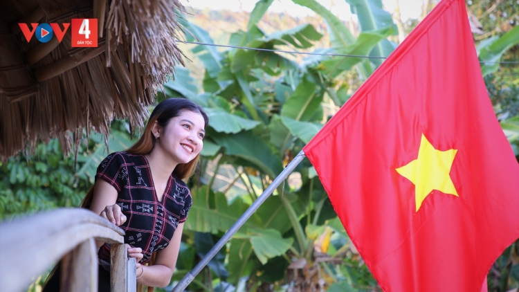 ĐHANUÔR ACOON COH CRÂNG K’COONG TRƯỜNG SƠN HƠNH DEH TẾT ĐỘC LẬP