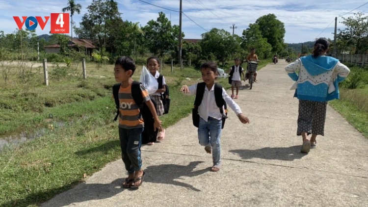 THÀNH PHỐ HUẾ XAY MOON ĐƯƠI 1.200 TỶ ĐỒNG CHOH T’MÊÊ LÂNG BHR’LẬ TRƯỜNG HỌC COH PAZÊNG CHR’VAL ZR’LỤ K’NOONG K’TIÊC