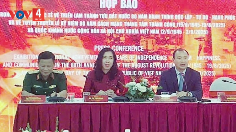 BẤC BH’RỢ ĐHỊ TRIỂN LÃM BH’NƠƠN PR’ĐƯƠI K’TIÊC K’RUUNG 80 C’MOO TRUIH C’LÂNG ĐỘC LẬP - TỰ DO - TÊÊM NGĂN LÂNG HƠNH DEH 80 C’MOO CÁCH MẠNG C’XÊÊ 8 LIÊM CHOOM LÂNG QUỐC KHÁNH 2/9