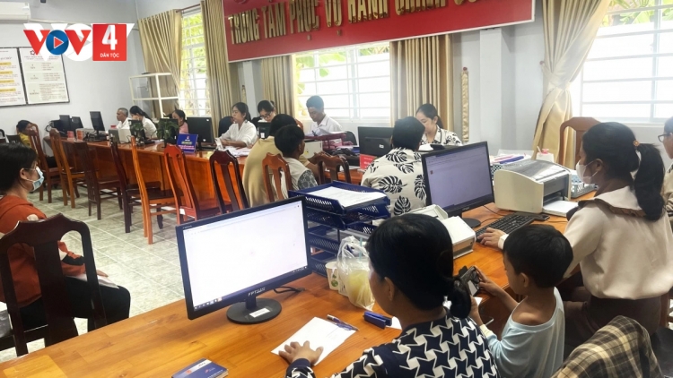 អានយ៉ាង រដ្ឋអំណាចថ្នាក់ឃុំខិតខំប្រឹងប្រែងលើកកម្ពស់សមត្ថភាពបម្រើប្រជាជន។