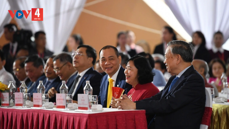 BH'RỢ PA LUIH, TƠƠP BHRỢ MUY BƠR RAU PR'ĐƯƠI HƠNH DEH QUỐC KHÁNH 2/9