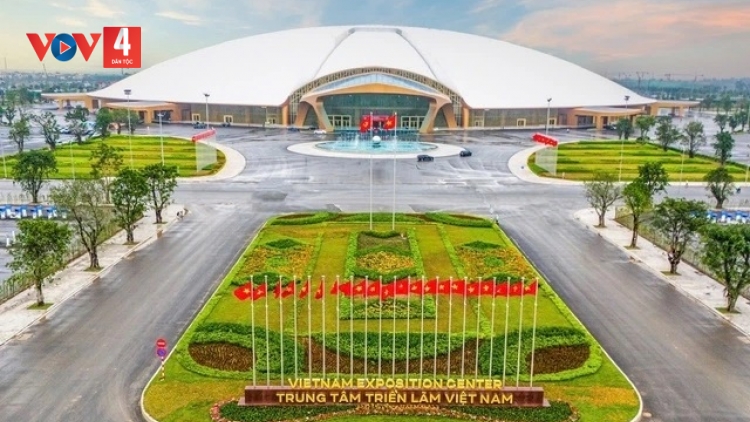 BH’RỢ BHRỢ TRIỂN LÃM BH’NƠƠN K’TIÊC K’RUUNG NĂC CHOOM BHRỢ XANG L’LĂM T’NGAY 15/8