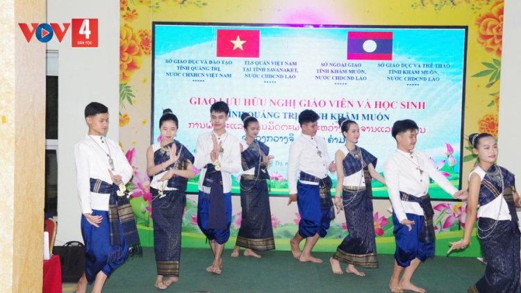 GIAO LƯU VĂN HÓA BHLƯA GIÁO VIÊN, HỌC SINH 2 TỈNH QUẢNG TRỊ LÂNG KHĂM MUỒN – LÀO