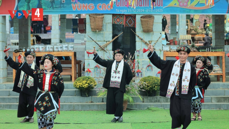 “BHUI HAR TẾT ĐỘC LẬP” ĐHỊ BHƯƠL CR’NOON VĂN HOÁ - DU LỊCH PAZÊNG ACOON COH VIỆT NAM