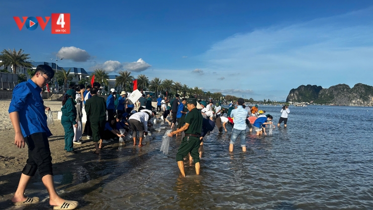 QUẢNG NINH PJÓI TỀNH TRIỆU TUA PJA, CỦNG FẺ LỒNG PÉ HẢI