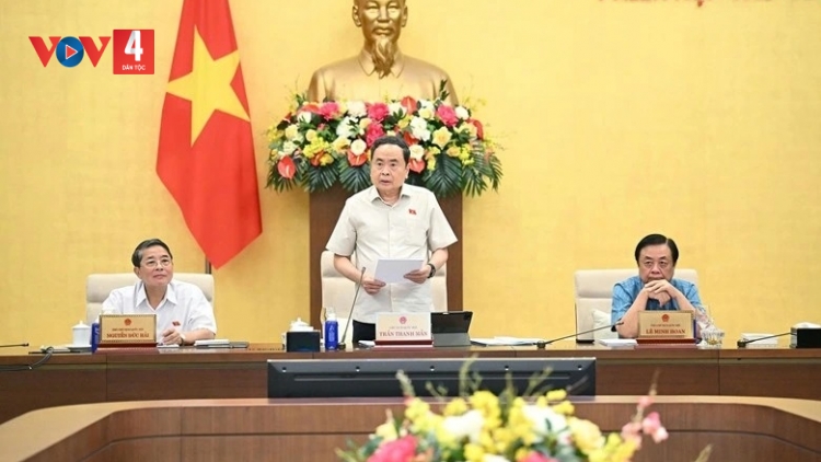 PR’HỌP G’LUH 10, QUỐC HỘI KHOÁ XV XAY MOON ĐỚC ĐANH MƠ 42 T’NGAY, CH’MÊỆT LÊY, PRÁ XAY 43 LUẬT, NGHỊ QUYẾT