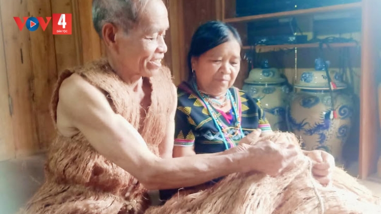 NGHỆ NHÂN ƯU TÚ CƠLÂU BHLAO - MA NƯIH NĂL GHIT ĐHR’NIÊNG CƠ TU