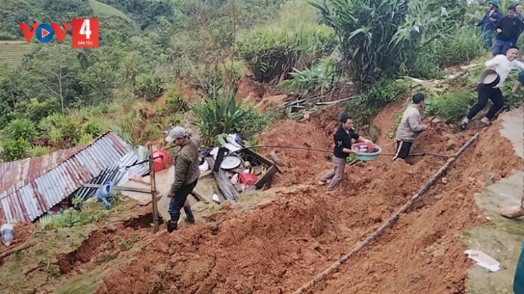 PAZÊNG VEL ĐONG MIỀN TRUNG: G’ĐÉCH, CHA GROONG, ZOOI ĐHANUÔR BHR’LẬ RAU BIL HƯ TU ĐHÍ BOO BHRỢ T’VAIH