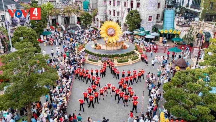 MIỀN TRUNG: T’MOOI DU LỊCH DƯR BẤC CR’CHĂL QUỐC KHÁNH 2/9