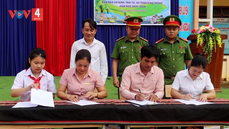 CHR’VAL AVƯƠNG XAY MOON PHÁP LUẬT COH TRƯỜNG HỌC