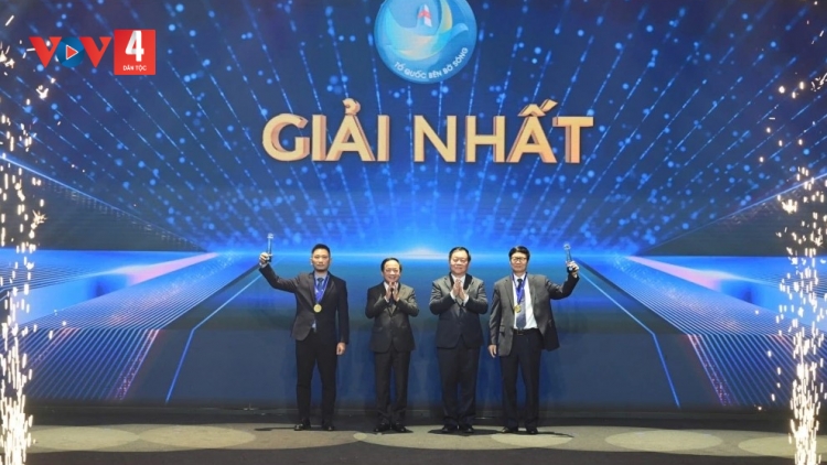 22 TÁC PHẨM LIÊM PR’HAY BHLÂNG BƠƠN ĐỘP CH’NER ĐHỊ G’LUH THI CHA NỤP NGHỆ THUẬT CẤP K’TIÊC K’RUUNG “TỔ QUỐC BÊN BỜ SÓNG”