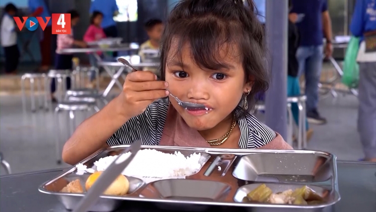 CH’NA 10 R’BHẦU ĐỒNG ÂNG HỌC SINH BÁN TRÚ