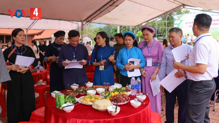 LẸ KIN KHẨU MẤƯ – HỘI SLÌ TỔNG NÀ PỀN TAN DÚ BÚNG PIÊN CHÁI SLẢNH QUẢNG NINH