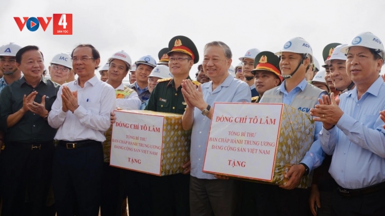 TỔNG BÍ THƯ TÔ LÂM: TANG BHUÔNG PĂR LONG THÀNH CHOOM NĂC ĐHỊ PR’ĐHANG BH’RỢ T’MÊÊ LIÊM OOY PR’ĐƠỢ TANG BHUÔNG PĂR HIỆN ĐẠI, NHÂM MÂNG LÂNG BHRIÊL G’LĂNG