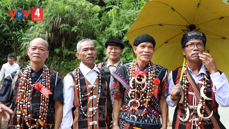 PR'HAT PR'HAY ÂNG CƠ TU LÂNG PA CÔ