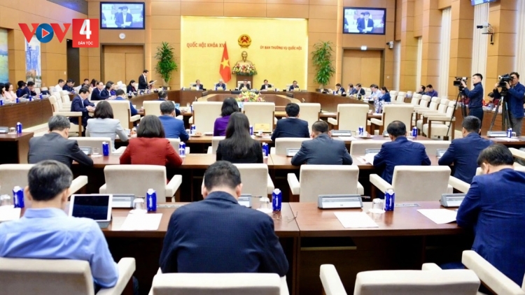 UỶ BAN THƯỜNG VỤ QUỐC HỘI TA ĐANG MOON PRÁ XAY PAZÊNG RAU TU TUH BHLONG, XAY BHRỢ GHÍT TRÁCH NHIỆM