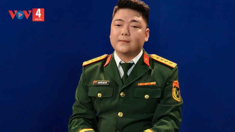 CA SĨ MINH THẾ ( Đoàn Văn công Quân khu 2)