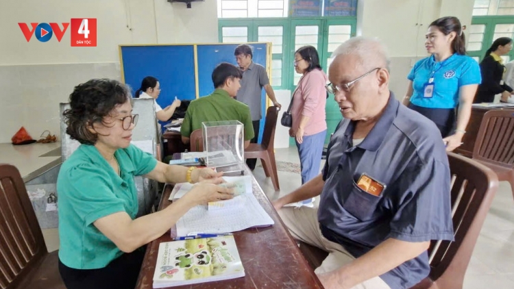 TĂNG TUỔI NGHỈ HƯU, TĂNG THỜI GIAN THAM GIA BHXH ĐỂ ĐƯỢC HƯỞNG LƯƠNG HƯU