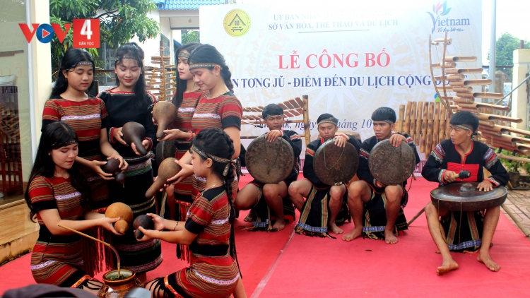 TƠỢ ĐẮK LẮK CHÔ LÊY TƯƠC C’LÂNG XA NAY CHR’NĂP MÂNG PA DƯR K’RƠ, ZÂP PRANG VĂN HÓA LÂNG ACOON MA NƯIH VIỆT NAM