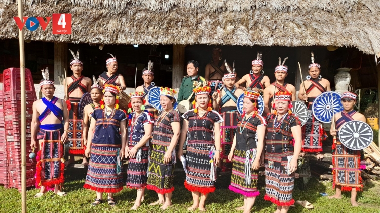 PR'TOO  LOOM LÂNG TR'HAY