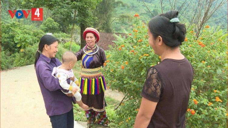 MANUYH “PA DƯR” RAU MÂNG LOOM COH CR’NOON DAO PHIÊNG PHÀNG