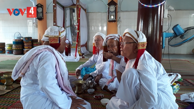 ĐHR’NIÊNG SUK YƯNG: C’LEH LIÊM LANG AHAY ÂNG MA NƯIH CHĂM 