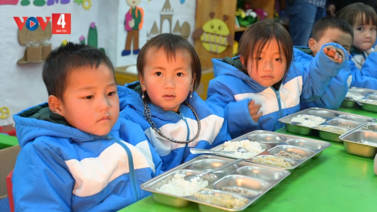 BẠI TRƯỜNG SLON DÚ SLẢNH LÀO CAI PAO ỎN SỨC RÈNG HẨƯ BẠI NOỌNG SLON SLƯ ĐẢY ĐÂY. 