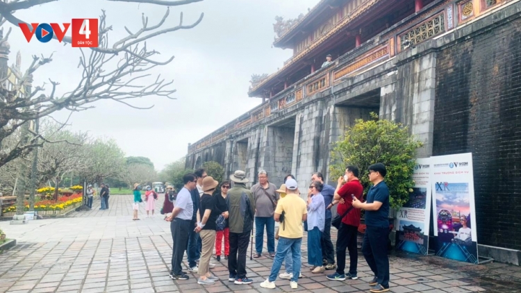 ĐỢ BHA AR XRẶ: DU LỊCH VIỆT NAM: Z’LÂH “RAU ZR’NĂH K’ĐHAP BHLÂNG”, T’HƯỚC OOY RAU LIÊM CHOOM T’MÊÊ