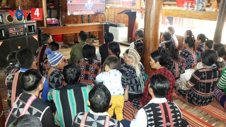 RÂU ĐƯƠNG RƠƠM TƠỢ ĐHA NUÔR CHR’VAL K’NOONG K’TIÊC AVƯƠNG PA GƠI CHÔ ĐẠI HỘI ĐẢNG