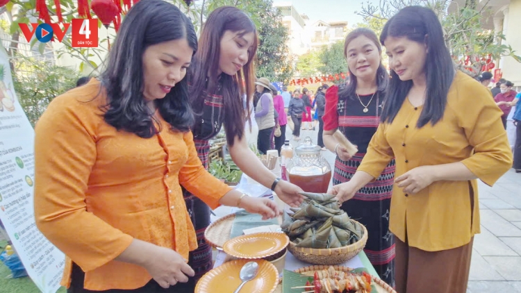 ĐÀ NẴNG: BH'RỢ XA NAY “XUÂN GẮN KẾT – HƯƠNG TẾT VIỆT” CHER PR’HÊL HA PÂN ĐIL ĐHA RỰT