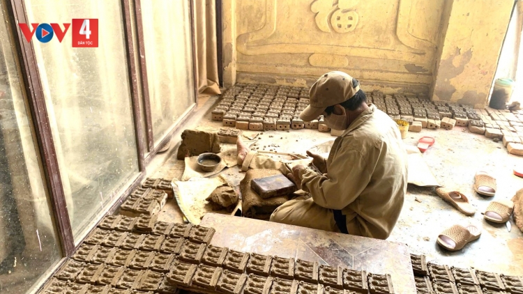 R’RỘ R’RĂM VÊÊL BHƯƠL BHRỢ TƯỢNG ÔNG TÁO G’LUH TẾT COH HUẾ