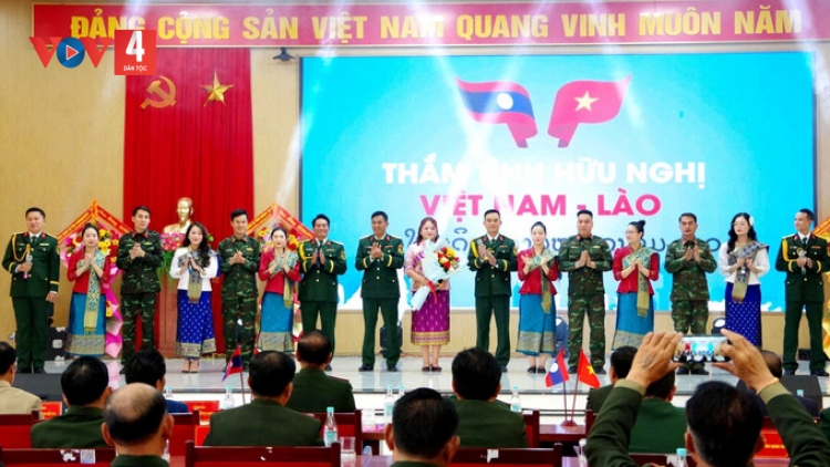 PA ZUM K’ĐHƠỢNG BHRỢ, ZƯ LÊY LIÊM K’NOONG K’TIÊC VIỆT - LÀO