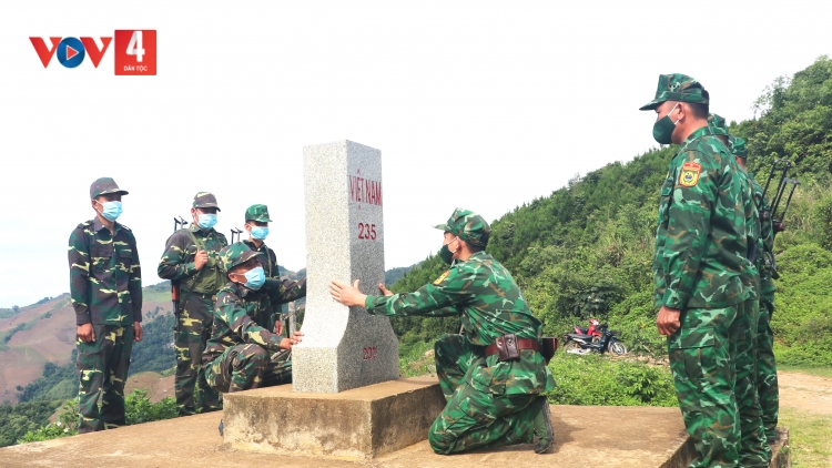 PR’HAT HƠNH DEH MA NƯIH LÍNH BIÊN PHÒNG