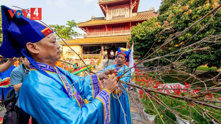 N’JƠH CHA NUR COH HOÀNG CUNG HUẾ LÂNG TƠỢP BHRỢ CHER ĐOỌNG CHỮ HA TA MOOI