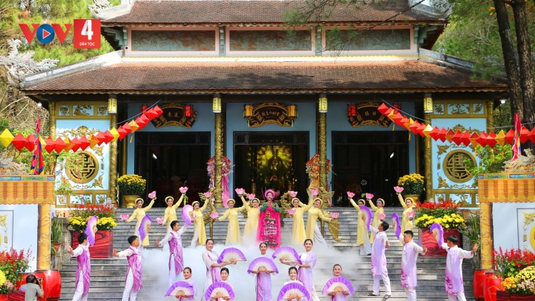 HUẾ BHRỢ BHIỆC BHAN ĐỀN HUYỀN TRÂN