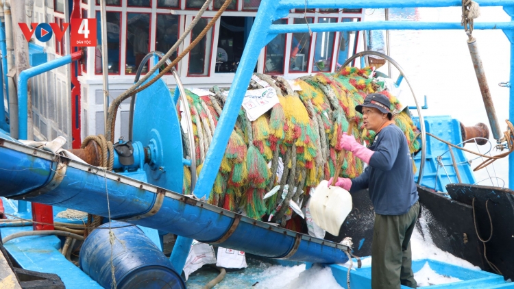 G’LUH LƯƠT TA BƠƠN ACHÔÔNG AXIU TR’NƠƠP C’MOO- RƠƠM KIÊNG “LƯƠT CRÊÊ, CHÔ BH’NƠƠN BẤC”