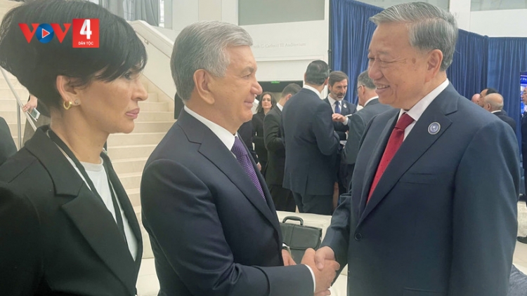 TỔNG BÍ THƯ TR’LUM LÂNG APÊÊ T’COOH XA NAY PAZÊNG K’TÍÊC K’RUNG ĐHALUM BÊL TING PÂH TƠƠP BHRỢ BH’RỢ HỘI ĐỒNG HOÀ BÌNH