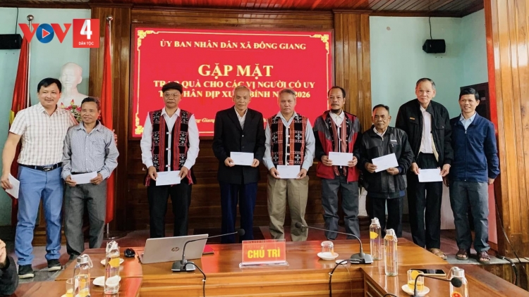 CHR’VAL ĐÔNG GIANG LƯM, CHER PR’HÊL TẾT APÊÊ BẤC NGAI CHĂP