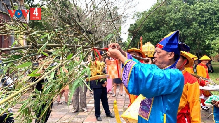 TA MOOI KIÊNG LÊY BH’RỢ N’ĐHÂNG X’NUUR ĐƯƠNG HƠNH TẾT COH ĐẠI HỘI HUẾ