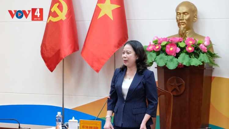 CĂH CHOOM ĐƠC C’NẶT BH’RỢ N’ĐOO CRÊÊ TA BHRỢ K’ZIH, TA BHUCH