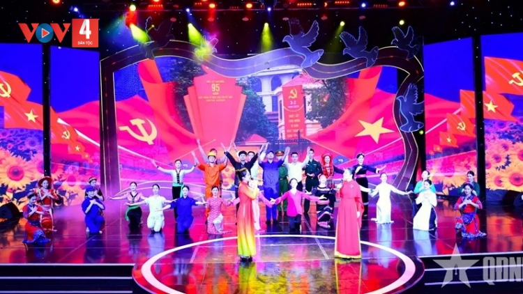 BH’RỢ PA ĐƠP ĐOỌNG CH’NER “VỮNG BƯỚC DƯỚI CỜ ĐẢNG”