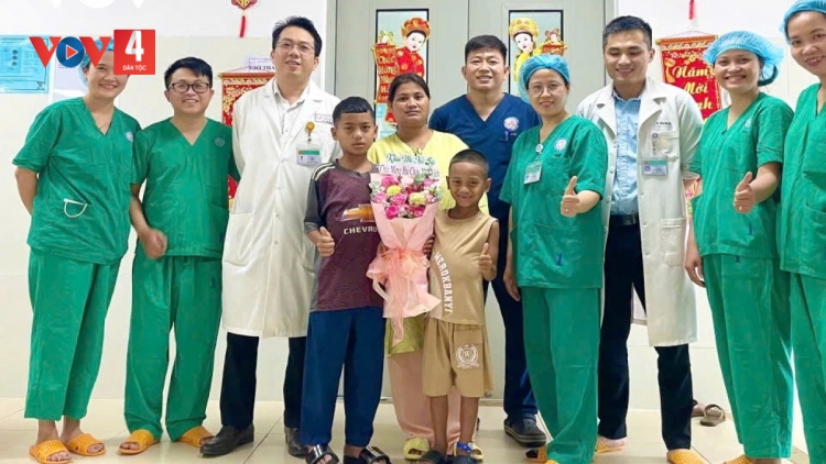 ĐOỌNG G’LUH CHA CHA ÂNG ĐHANUÔR DA DING CA COONG DOỌ VAIH RAU K’RANG