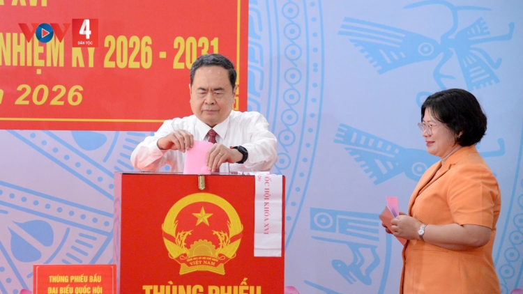 CHỦ TỊCH QUỐC HỘI TRẦN THANH MẪN PÂH  BẦU CỬ ĐHỊ ZR’LỤ T’MOỌT PHIẾU SỐ 14, CHR’VAL HÓC MÔN, TPHCM