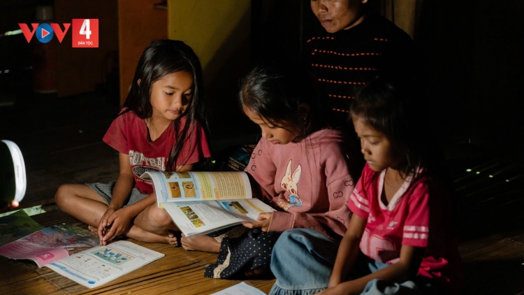 PA ĐƠP 510 BÊỆ ĐÈN NĂNG LƯỢNG MĂT T’NGAY HA CHR’VAL TÀ RỤT LÂNG HƯỚC LẬP