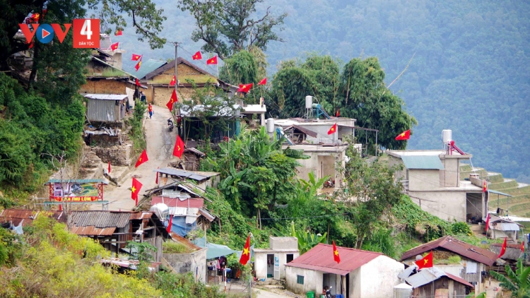 BẠI CẦN CHỬC MẮN PIÊN CHÁI DÚ LAI CHÂU