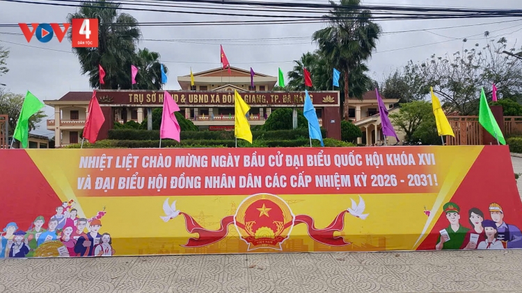 ĐHANUÔR CƠ TU ĐHỊ ĐÀ NẴNG ĐƯƠNG TƯỚC T’NGAY BẦU CỬ