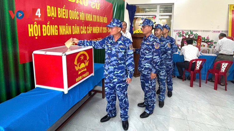 QUẢNG NGÃI: K’NẶ 18 R’BHẦU CỬ TRI ĐẶC KHU LÝ SƠN TING PÂH BẦU CỬ