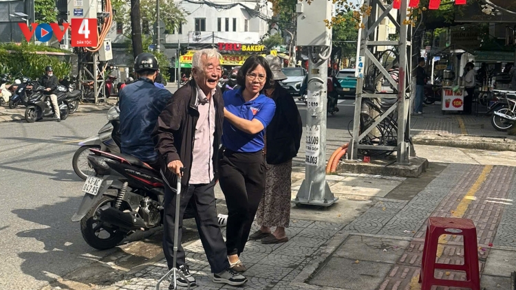 APÊÊ TÌNH NGUYỆN CHROI K'RONG RAU LIÊM CHOOM ÂNG T'NGAY BẦU CỬ