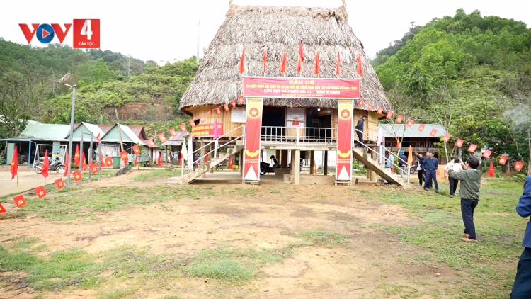 CHR’VAL CA NOONG K’TIẾC A VƯƠNG ƠY XANG BH’RỢ ĐOỌNG HA T’NGAY BẦU CỬ