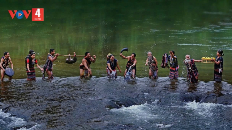 NGƯỜI CƠ TU XAY ĐỜI SỐNG MỚI